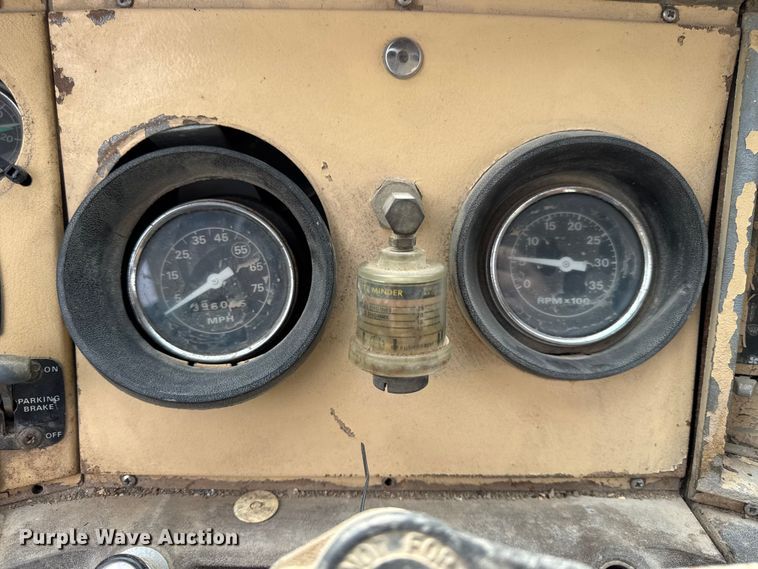 image for item EV7714 1982 Ford F8000 semi truck