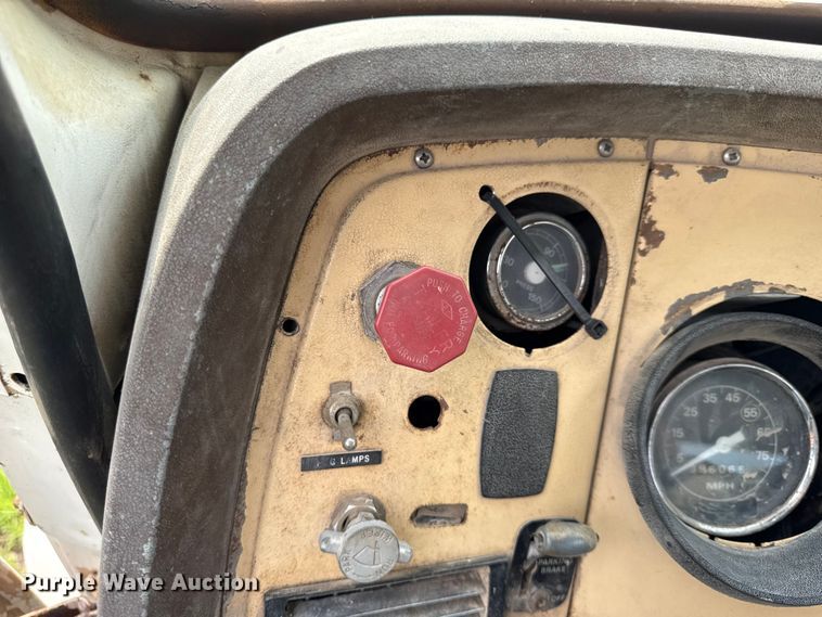 image for item EV7714 1982 Ford F8000 semi truck