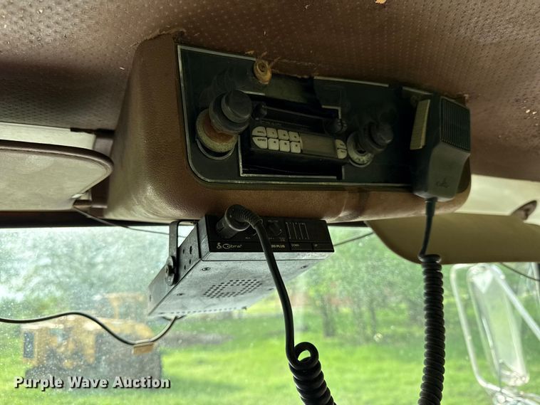image for item EV7714 1982 Ford F8000 semi truck