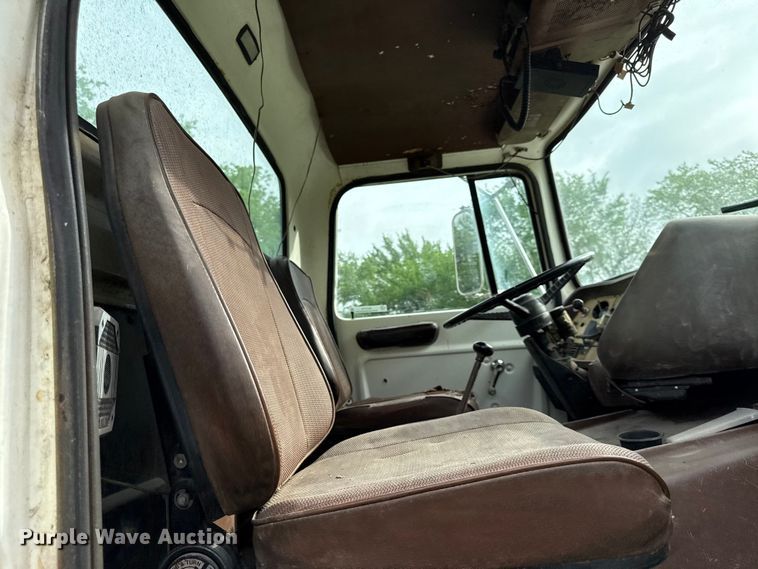 image for item EV7714 1982 Ford F8000 semi truck