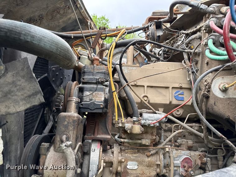 image for item EV7714 1982 Ford F8000 semi truck