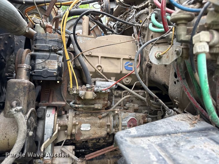 image for item EV7714 1982 Ford F8000 semi truck