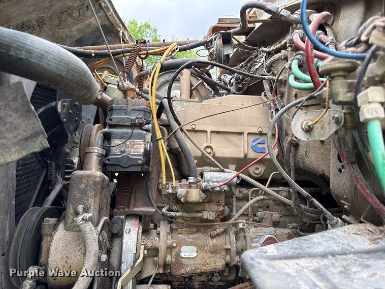 image for item EV7714 1982 Ford F8000 semi truck