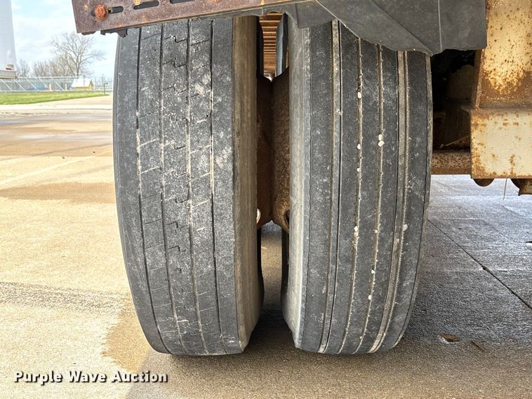 image for item FB3352 1999 Lufkin TFV-IPST dry van trailer