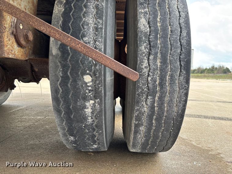 image for item FB3352 1999 Lufkin TFV-IPST dry van trailer