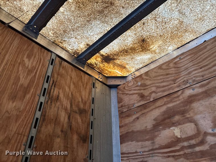 image for item FB3353 2001 Stoughton dry van trailer