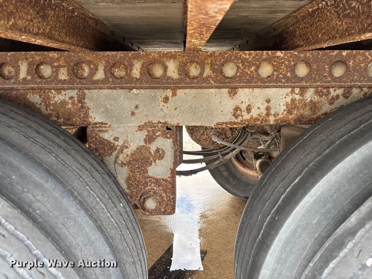 image for item FB3353 2001 Stoughton dry van trailer