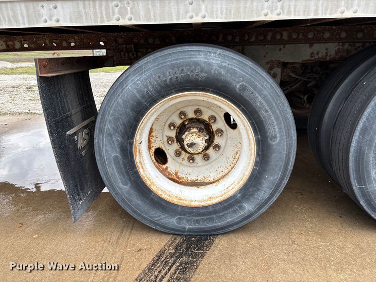 image for item FB3353 2001 Stoughton dry van trailer