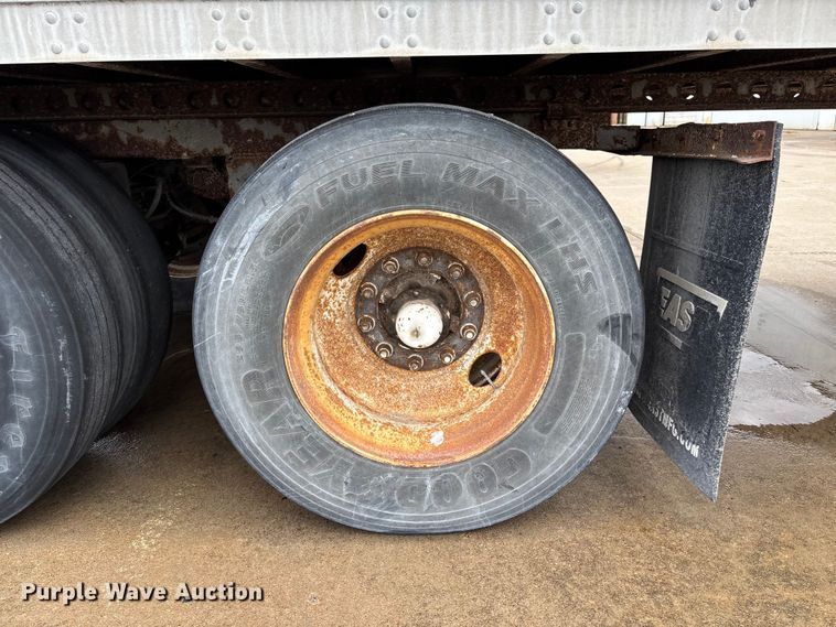 image for item FB3353 2001 Stoughton dry van trailer