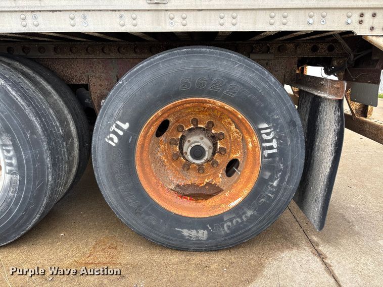 image for item FB3354 1993 Stoughton AVW-535T-S-C dry van trailer