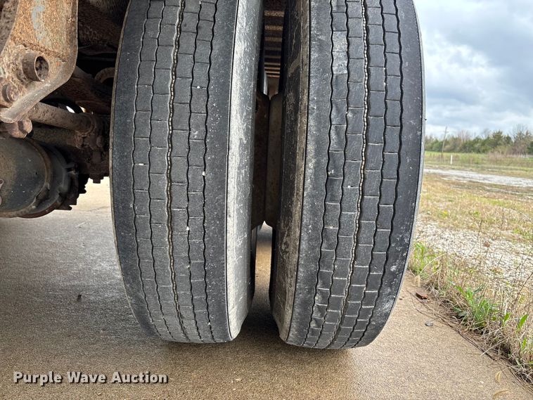 image for item FB3354 1993 Stoughton AVW-535T-S-C dry van trailer