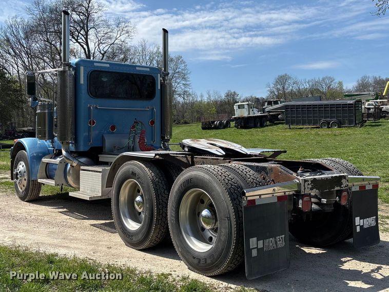 image for item FB3385 2007 Peterbilt 379 semi truck