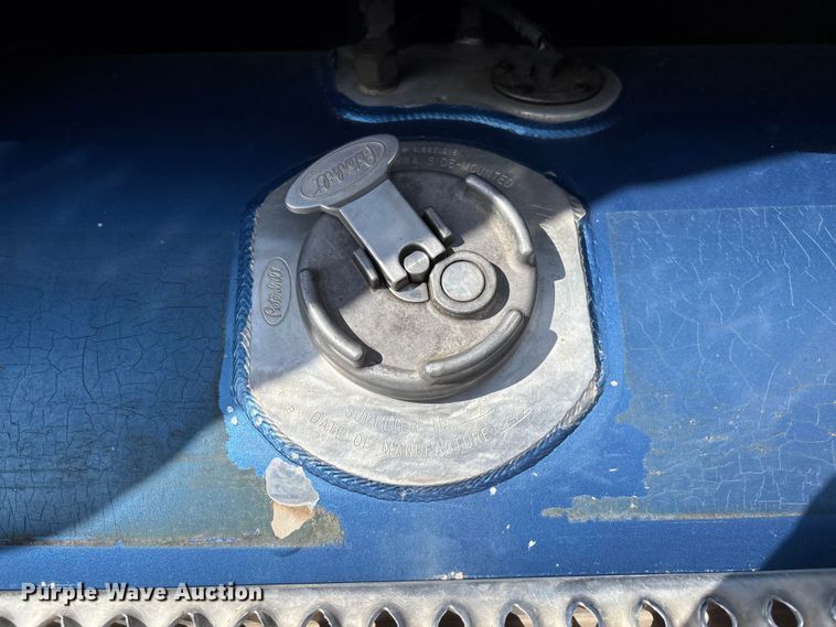 image for item FB3385 2007 Peterbilt 379 semi truck