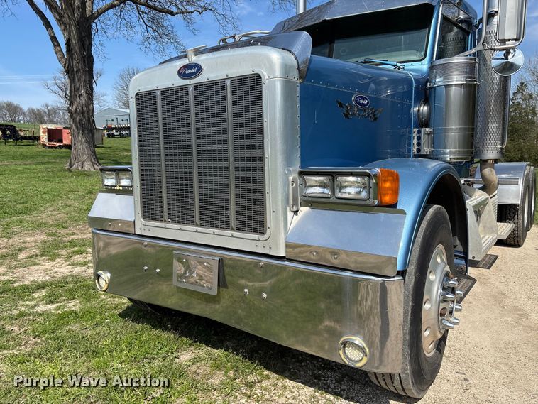 image for item FB3385 2007 Peterbilt 379 semi truck