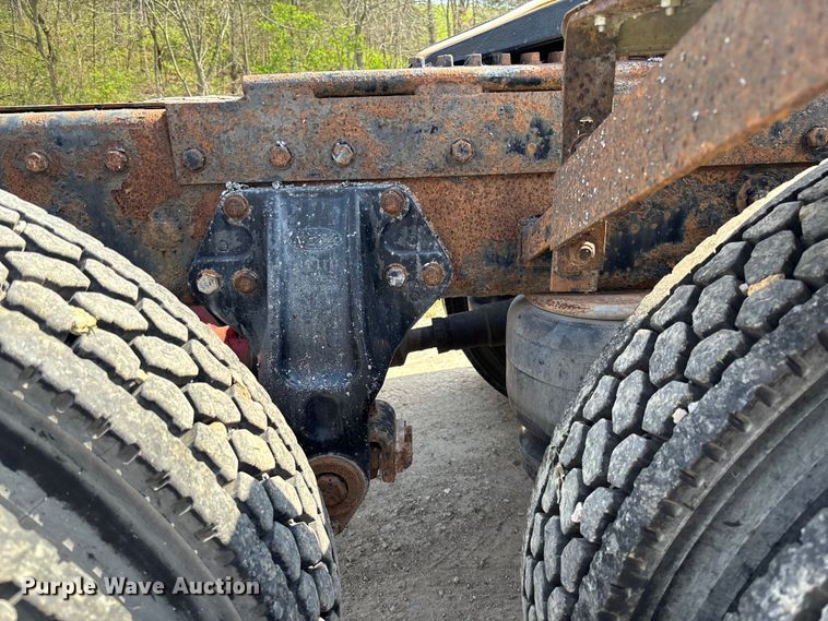 image for item FB3385 2007 Peterbilt 379 semi truck