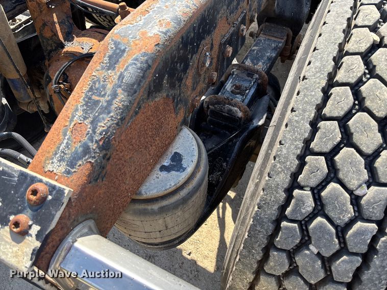 image for item FB3385 2007 Peterbilt 379 semi truck