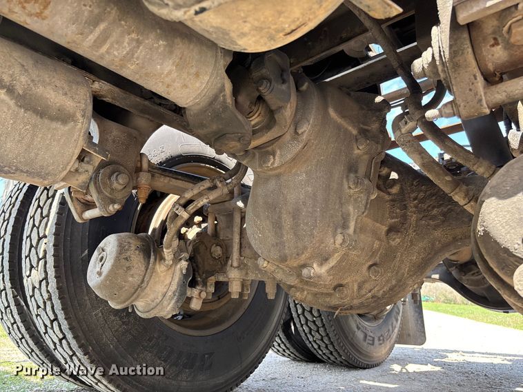 image for item FB3385 2007 Peterbilt 379 semi truck