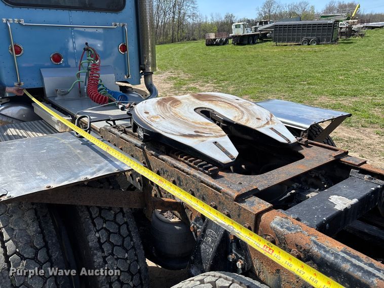 image for item FB3385 2007 Peterbilt 379 semi truck