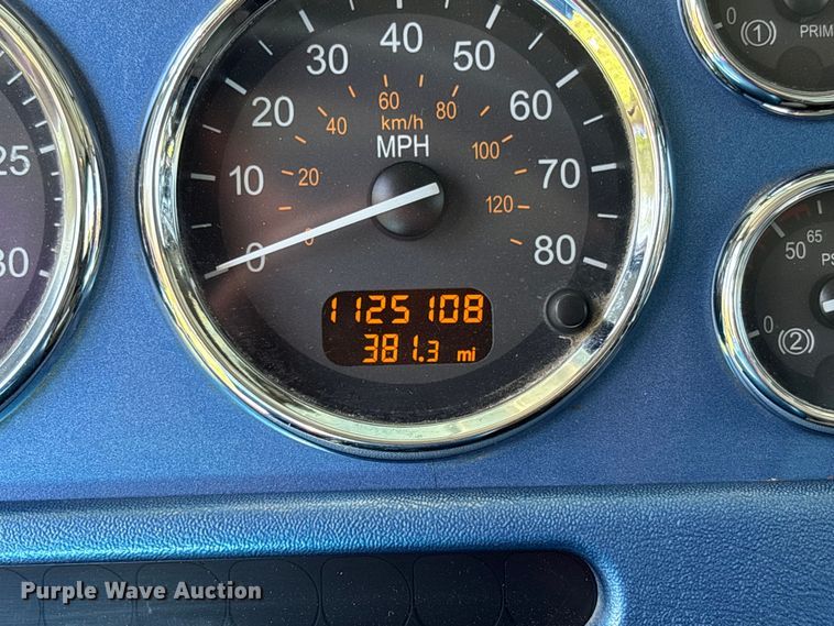 image for item FB3385 2007 Peterbilt 379 semi truck