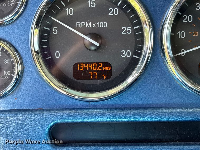 image for item FB3385 2007 Peterbilt 379 semi truck