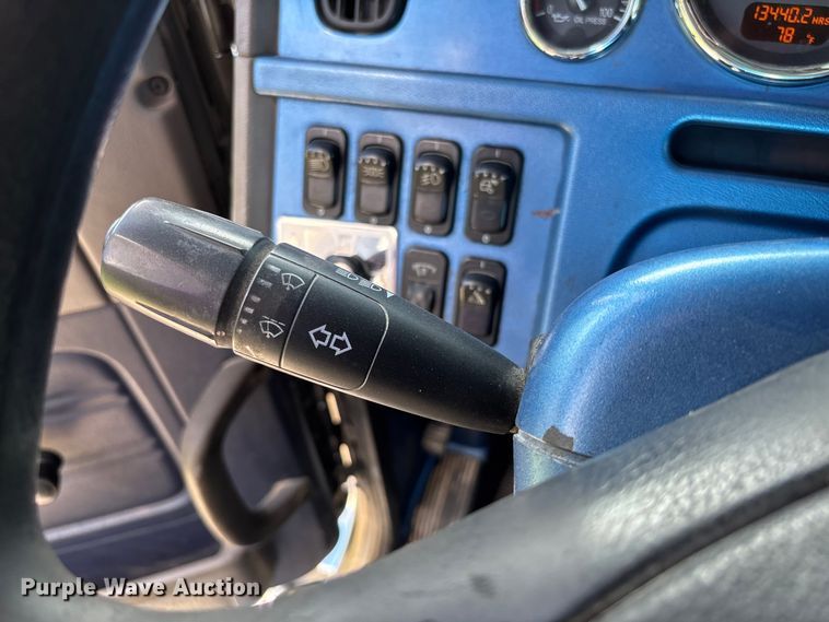 image for item FB3385 2007 Peterbilt 379 semi truck