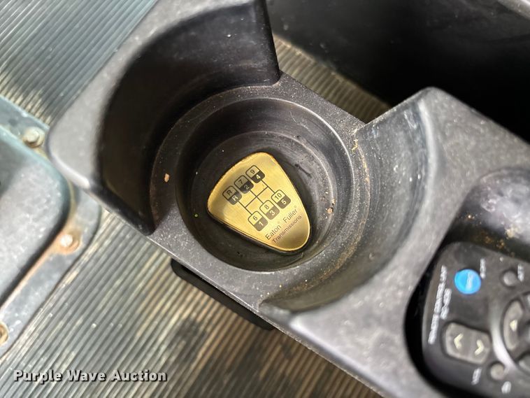 image for item FB3385 2007 Peterbilt 379 semi truck