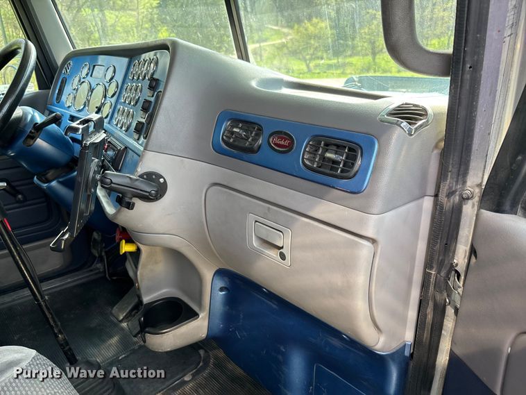 image for item FB3385 2007 Peterbilt 379 semi truck