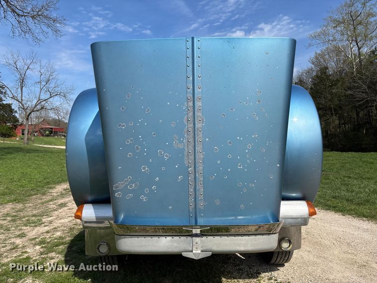 image for item FB3385 2007 Peterbilt 379 semi truck