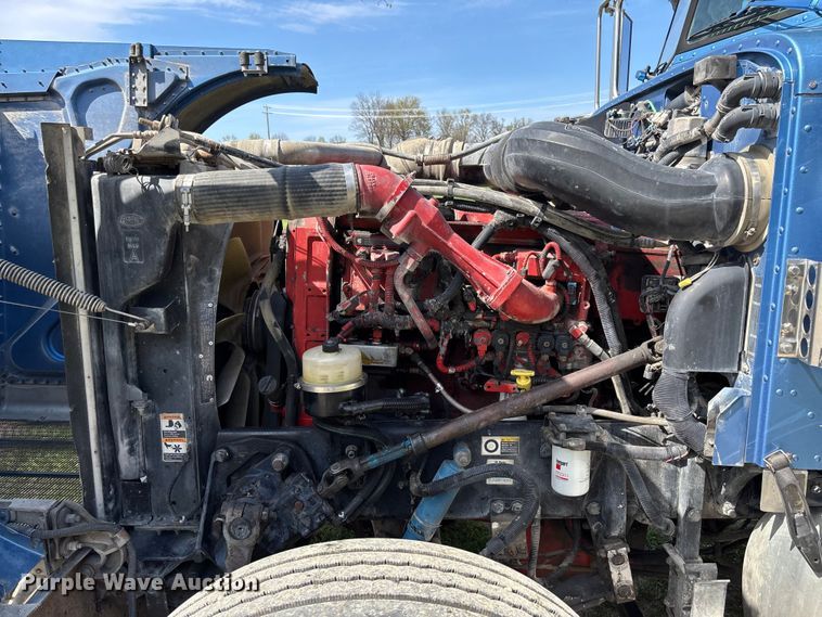 image for item FB3385 2007 Peterbilt 379 semi truck