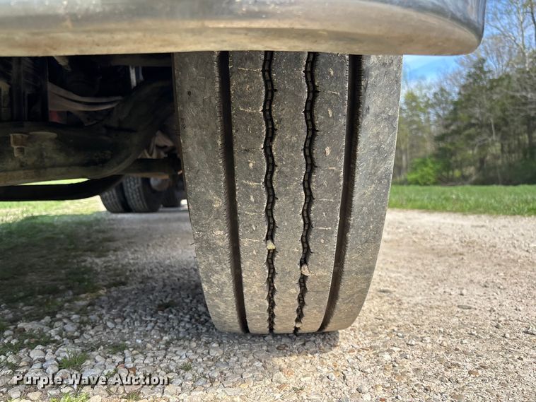 image for item FB3385 2007 Peterbilt 379 semi truck