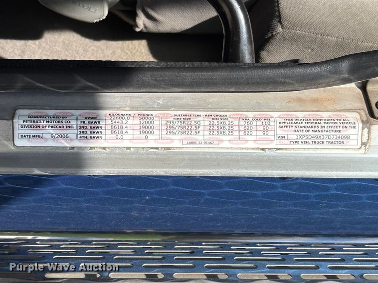 image for item FB3385 2007 Peterbilt 379 semi truck