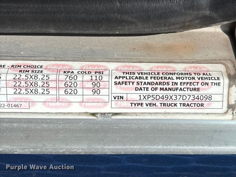 image for item FB3385 2007 Peterbilt 379 semi truck
