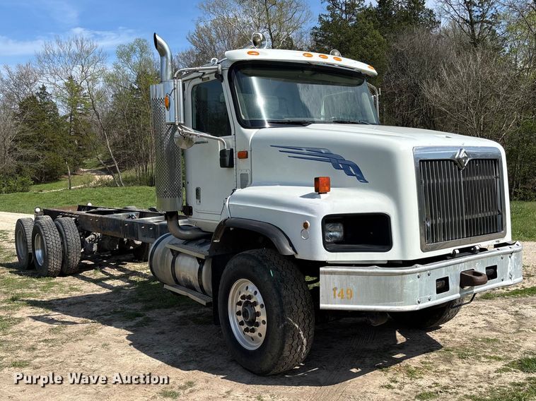 image for item FB3386 2006 International Paystar 5600i truck cab and chassis