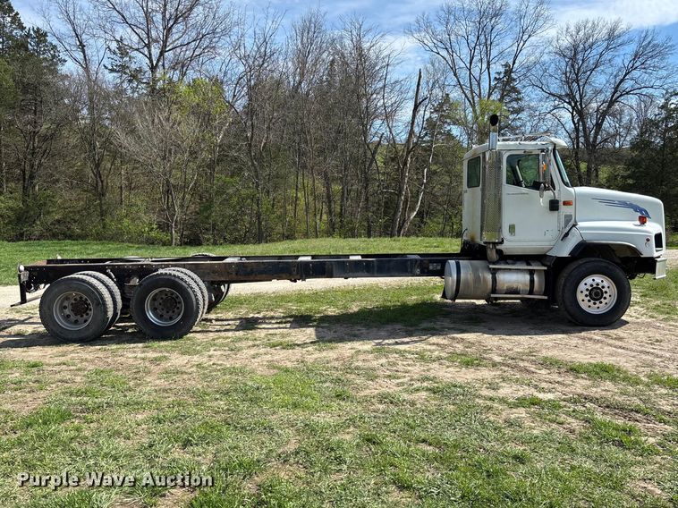 image for item FB3386 2006 International Paystar 5600i truck cab and chassis