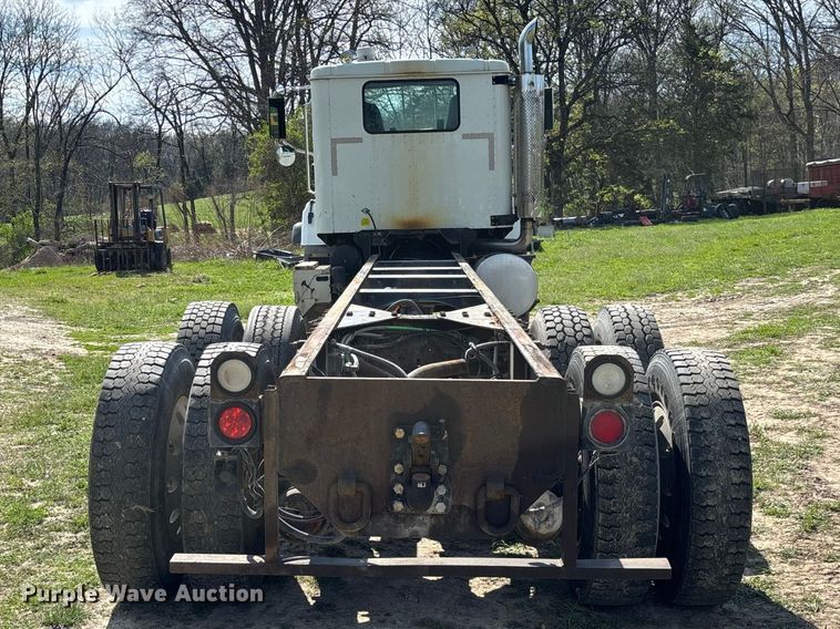 image for item FB3386 2006 International Paystar 5600i truck cab and chassis