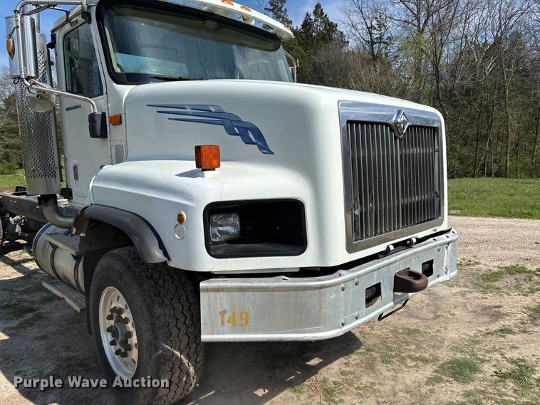 image for item FB3386 2006 International Paystar 5600i truck cab and chassis