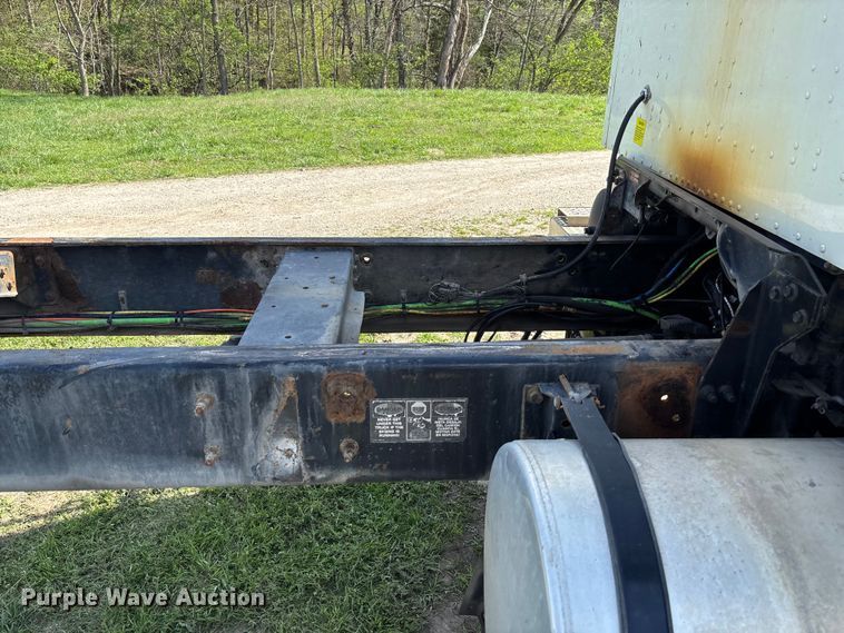 image for item FB3386 2006 International Paystar 5600i truck cab and chassis