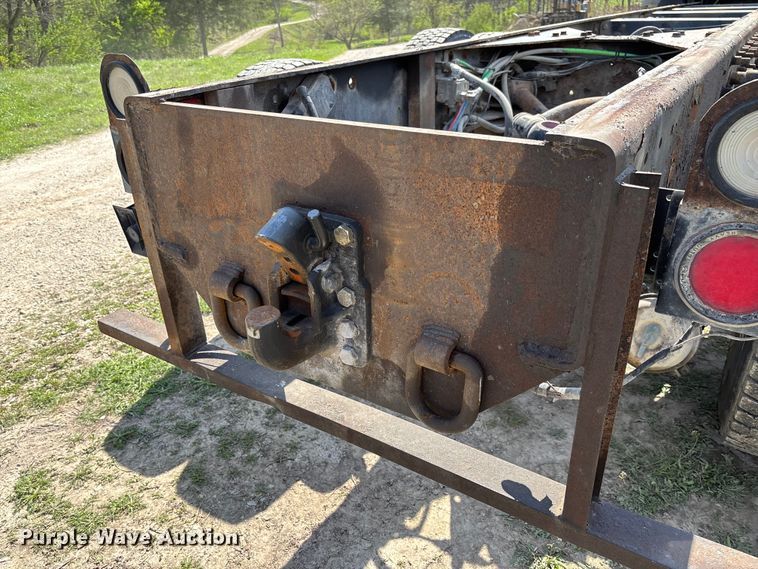 image for item FB3386 2006 International Paystar 5600i truck cab and chassis