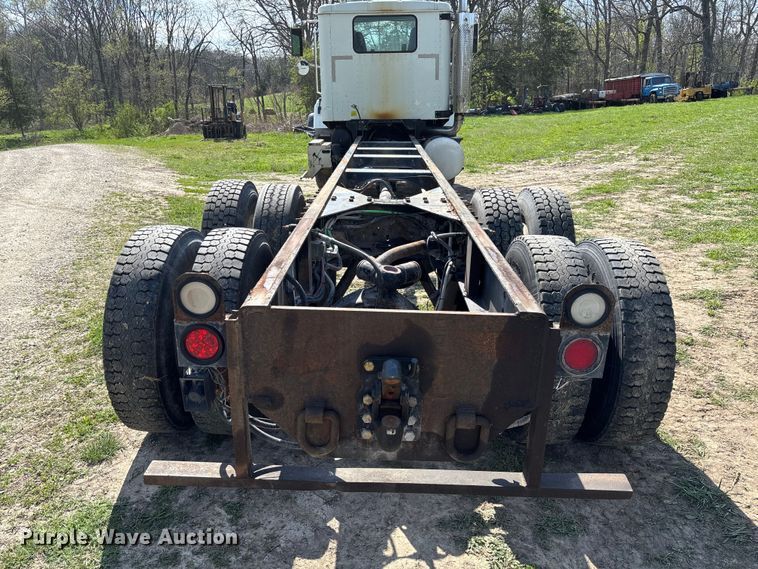 image for item FB3386 2006 International Paystar 5600i truck cab and chassis