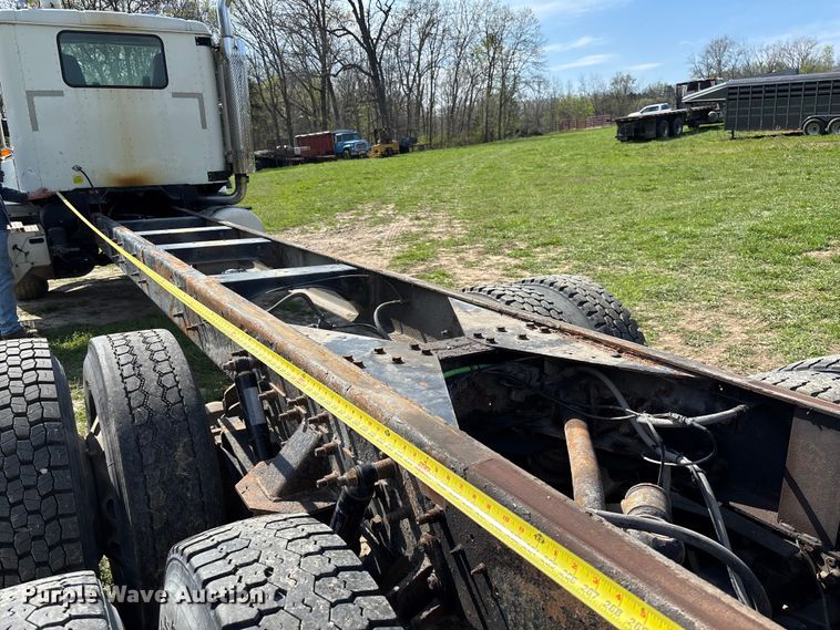 image for item FB3386 2006 International Paystar 5600i truck cab and chassis