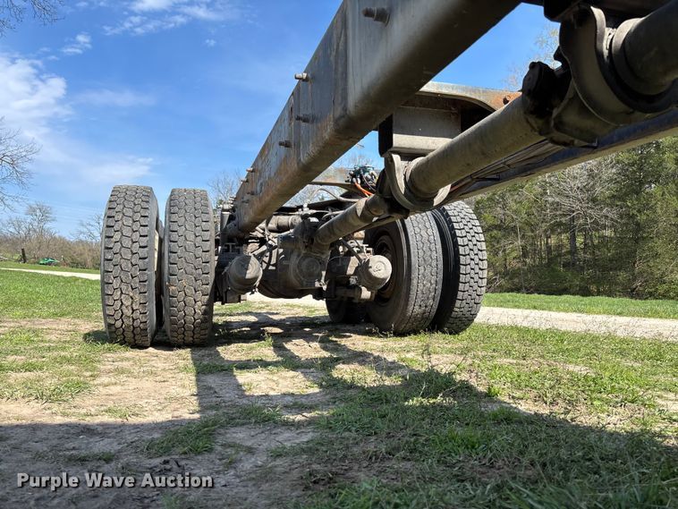 image for item FB3386 2006 International Paystar 5600i truck cab and chassis