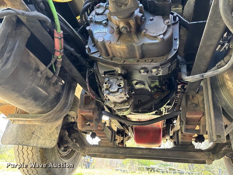 image for item FB3386 2006 International Paystar 5600i truck cab and chassis