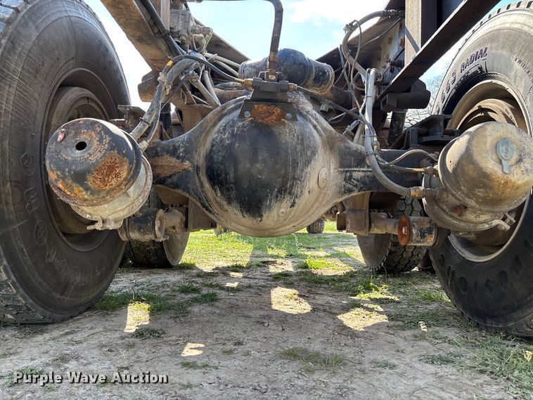 image for item FB3386 2006 International Paystar 5600i truck cab and chassis