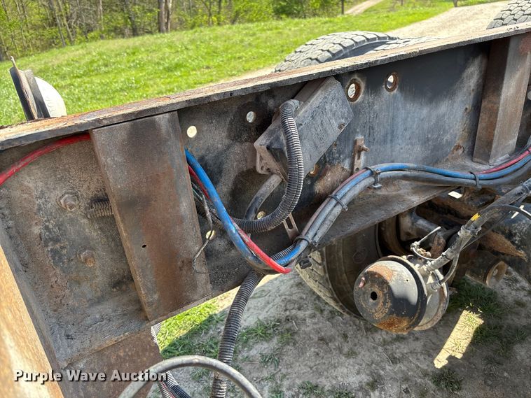 image for item FB3386 2006 International Paystar 5600i truck cab and chassis