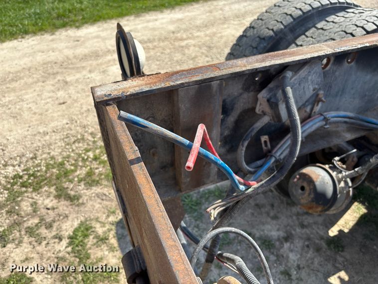 image for item FB3386 2006 International Paystar 5600i truck cab and chassis