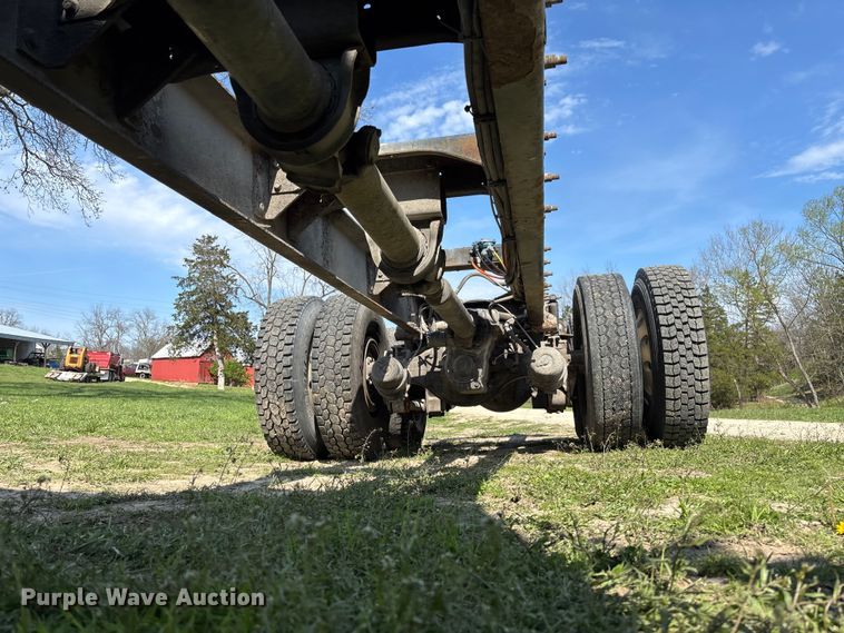 image for item FB3386 2006 International Paystar 5600i truck cab and chassis