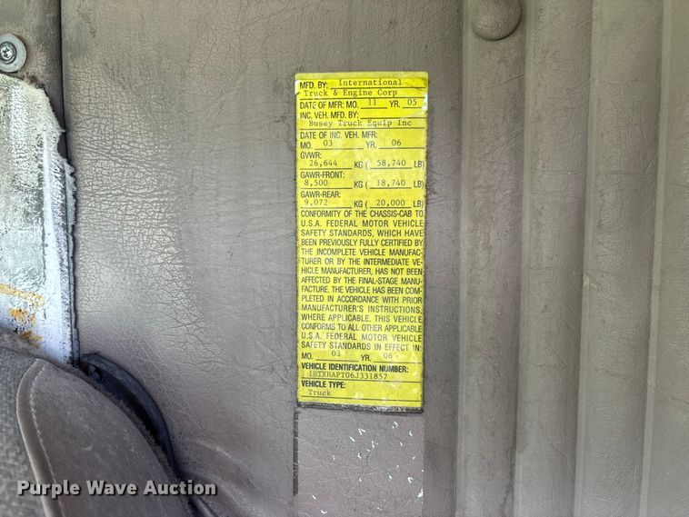 image for item FB3386 2006 International Paystar 5600i truck cab and chassis