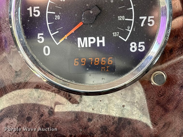 image for item FB3386 2006 International Paystar 5600i truck cab and chassis