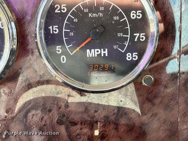 image for item FB3386 2006 International Paystar 5600i truck cab and chassis