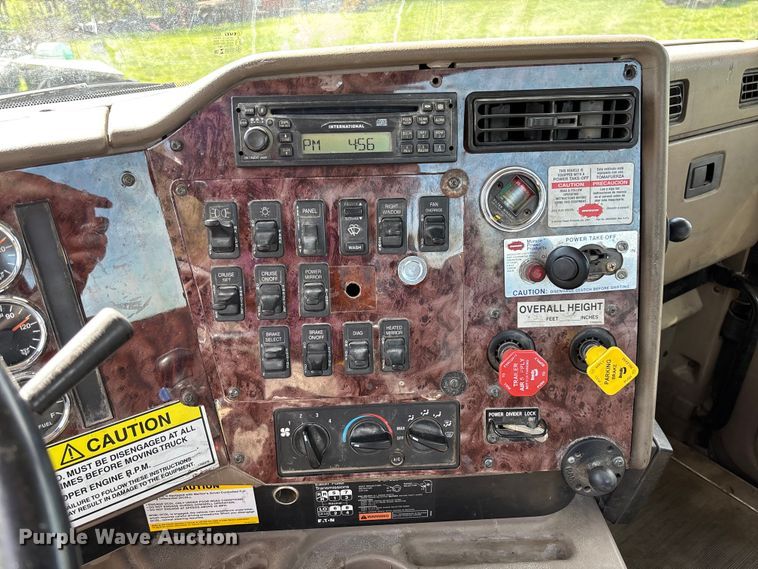 image for item FB3386 2006 International Paystar 5600i truck cab and chassis